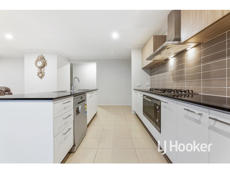 57 Abbeyard Drive, Clyde VIC 3978