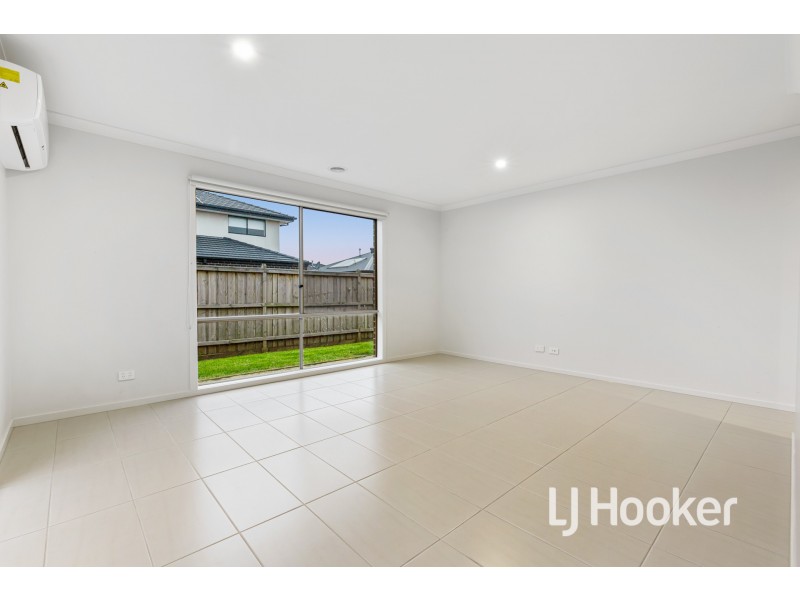 57 Abbeyard Drive, Clyde VIC 3978