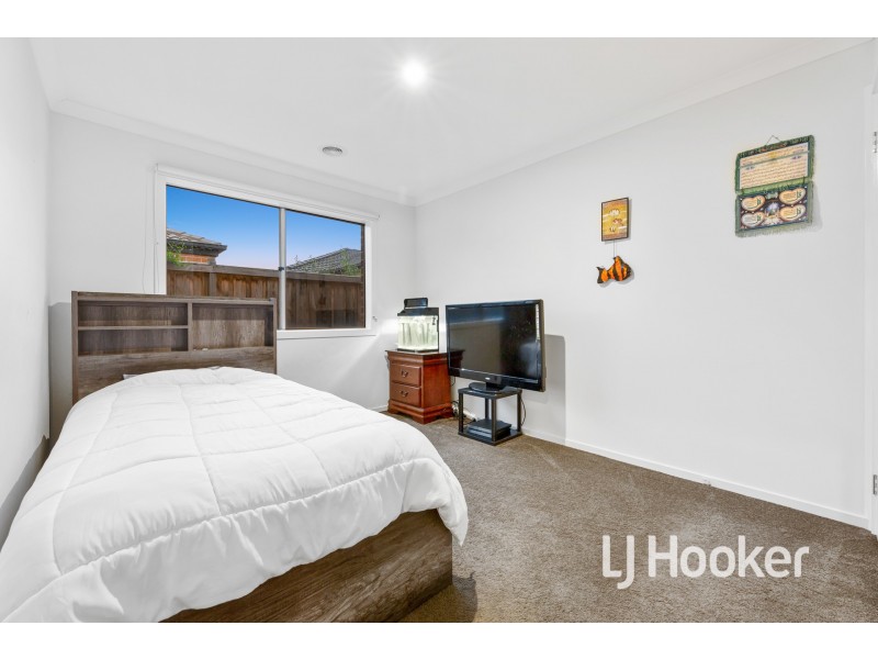 57 Abbeyard Drive, Clyde VIC 3978