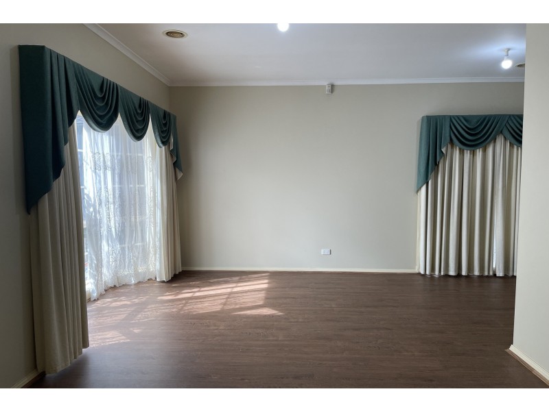 85 Hinrichsen Drive, Hallam VIC 3803