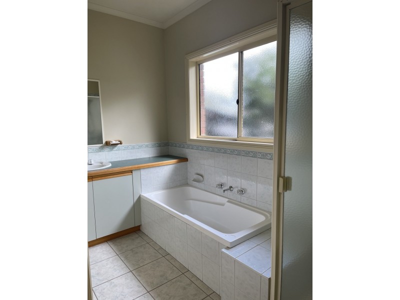 85 Hinrichsen Drive, Hallam VIC 3803