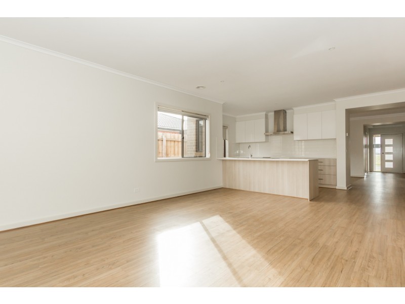 7 Detroit Avenue, Cranbourne East VIC 3977