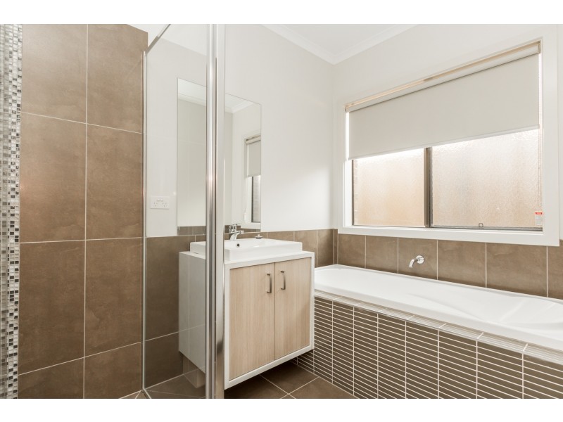 7 Detroit Avenue, Cranbourne East VIC 3977