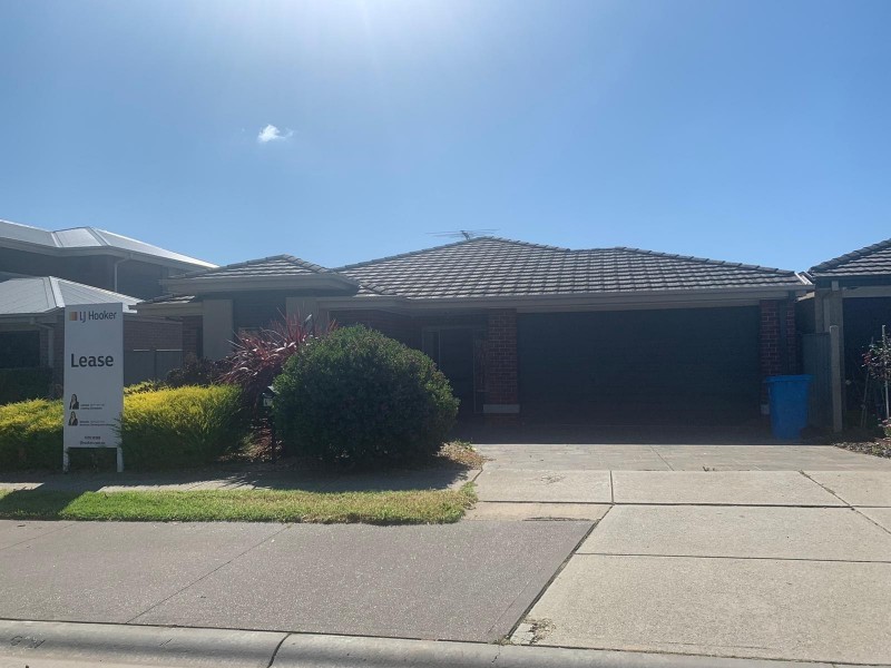 41 Nature Circuit, Cranbourne North VIC 3977