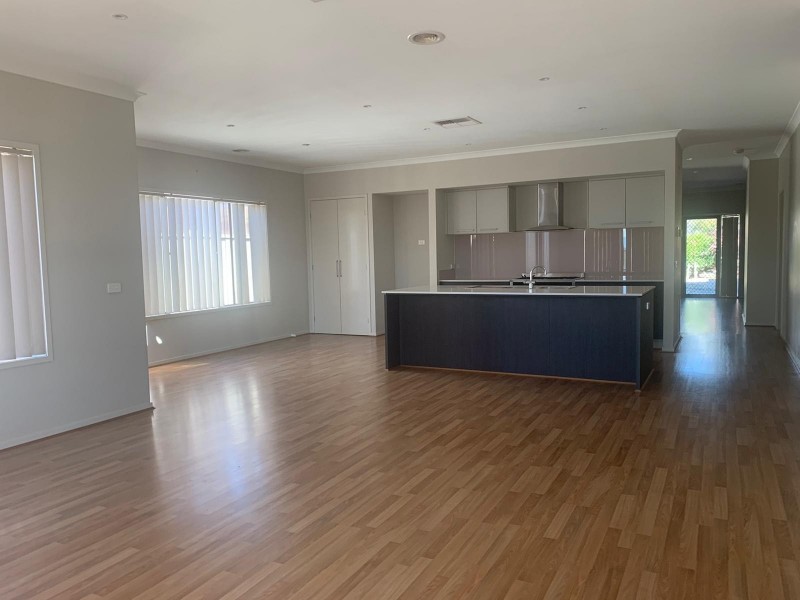 41 Nature Circuit, Cranbourne North VIC 3977