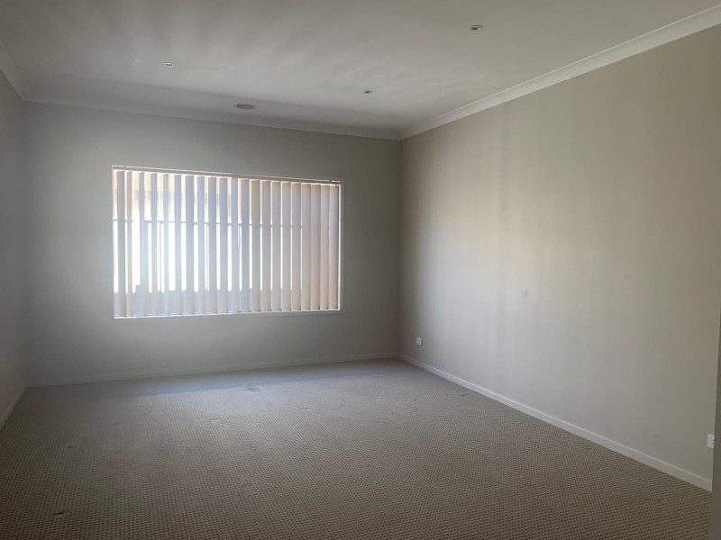 41 Nature Circuit, Cranbourne North VIC 3977