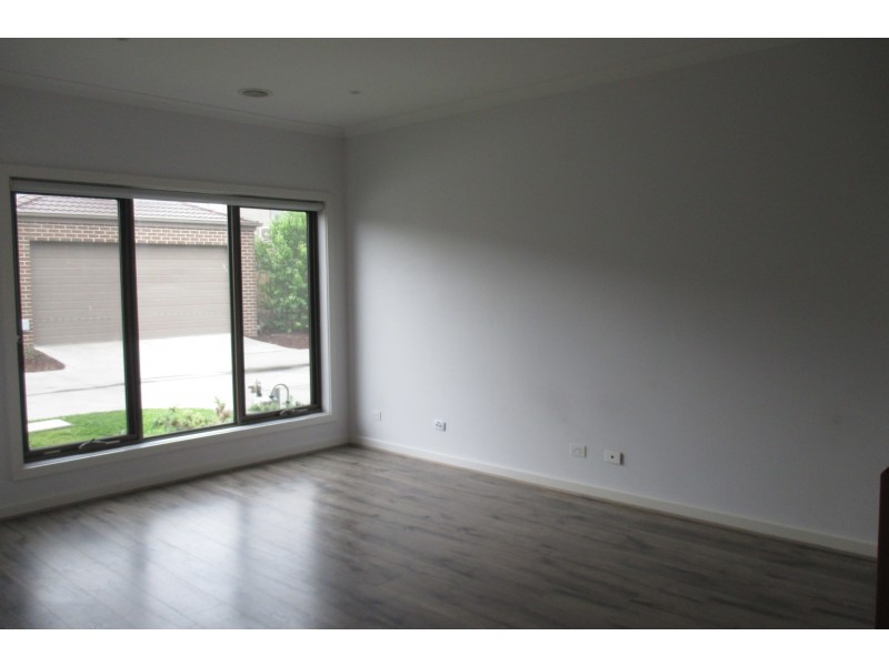 5 Charger Lane, Cranbourne East VIC 3977