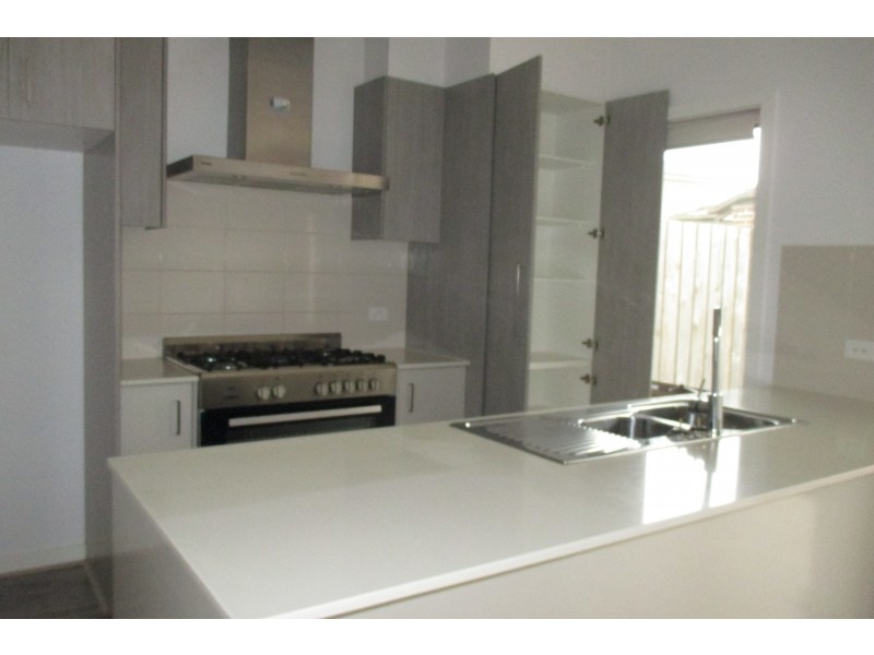 5 Charger Lane, Cranbourne East VIC 3977