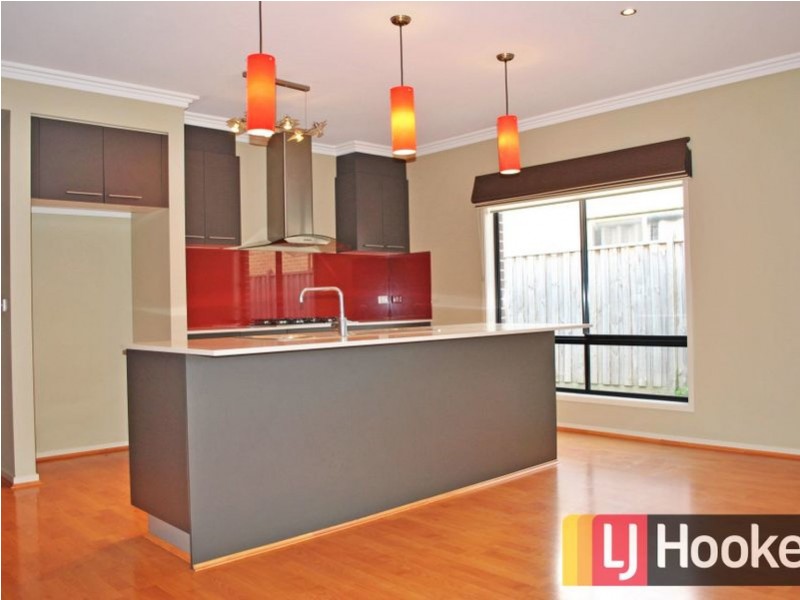 27 Locky Grove, Lyndhurst VIC 3975