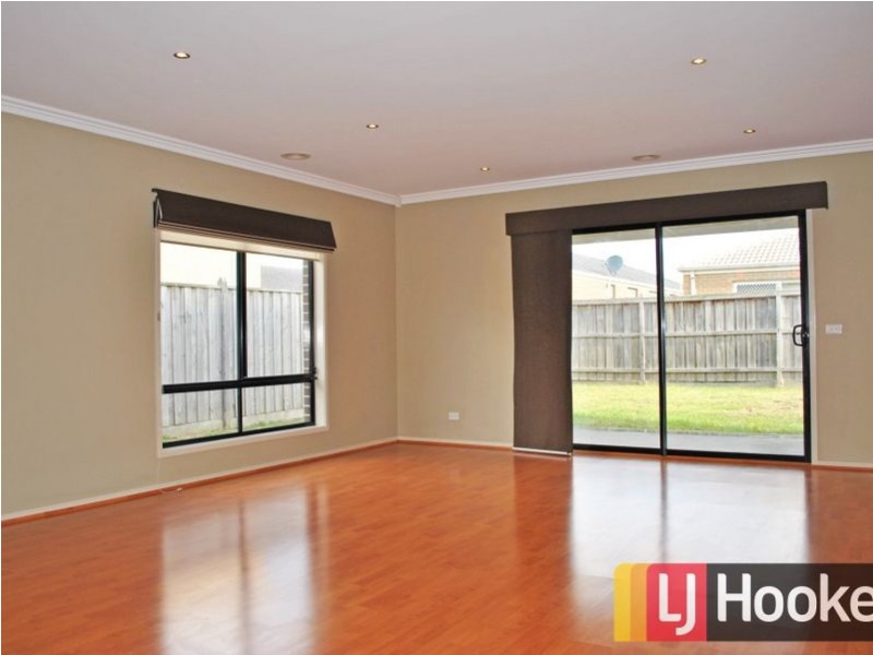 27 Locky Grove, Lyndhurst VIC 3975