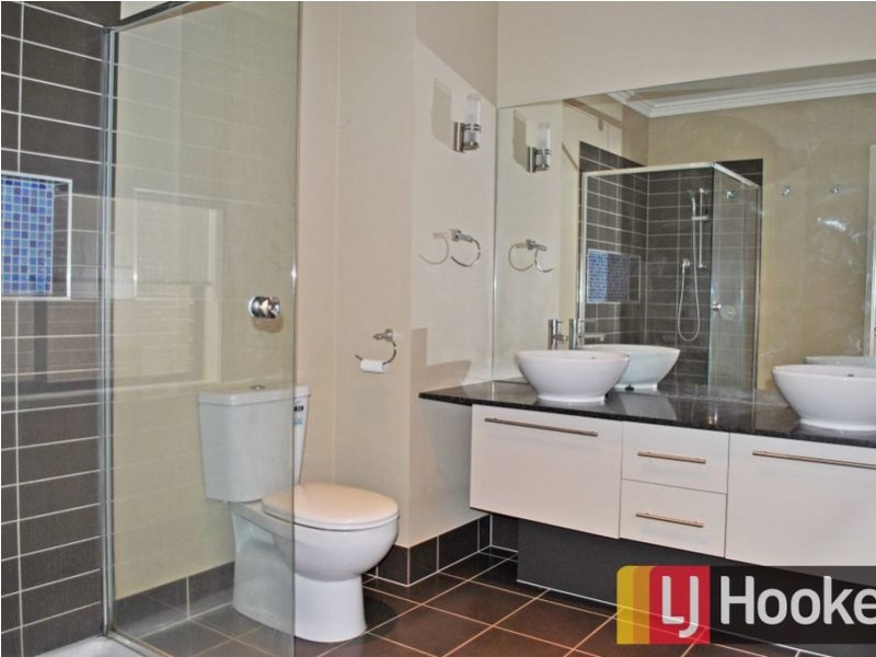 27 Locky Grove, Lyndhurst VIC 3975