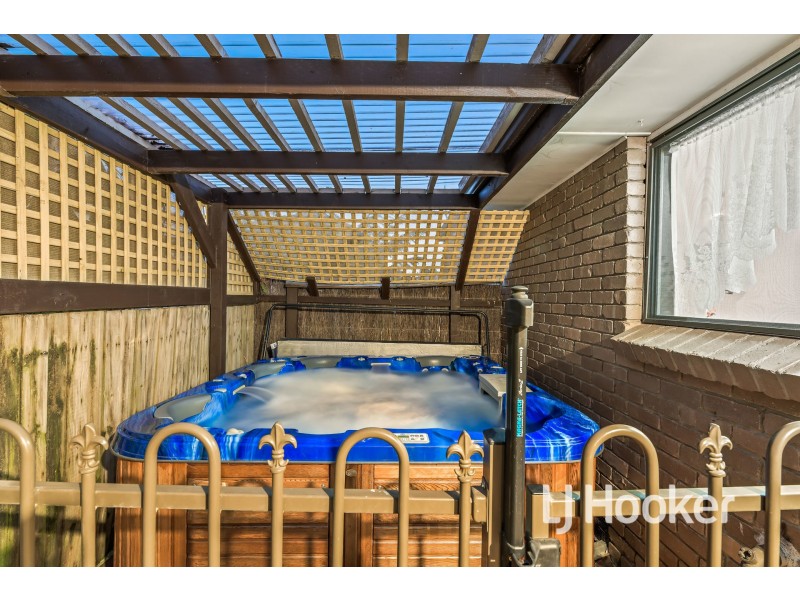 15 Somerville Road, Hampton Park VIC 3976