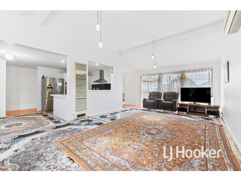 15 Mollisons Hill, Hampton Park VIC 3976