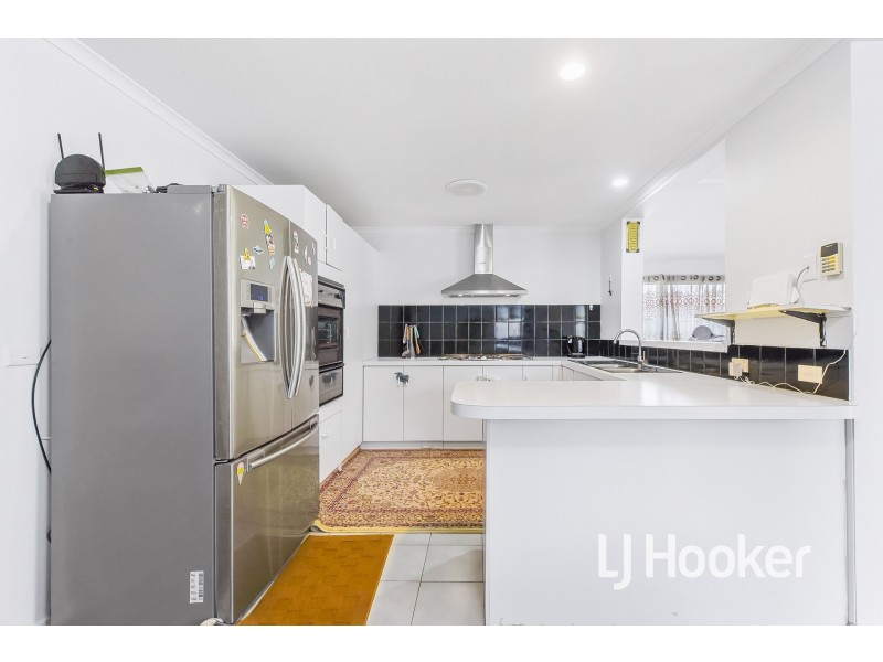 15 Mollisons Hill, Hampton Park VIC 3976