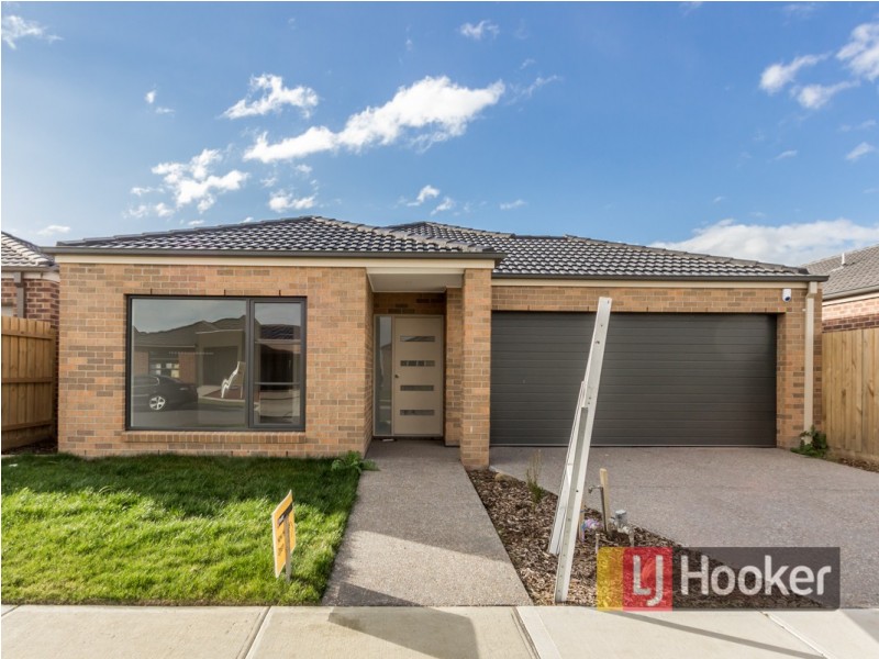 10 Detroit Avenue, Cranbourne East VIC 3977