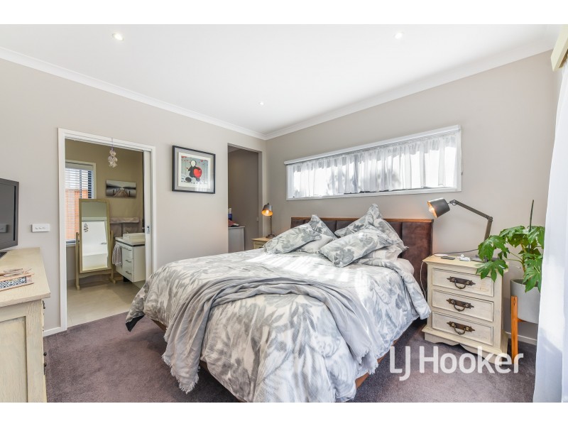 3 Jomon Way, Officer VIC 3809