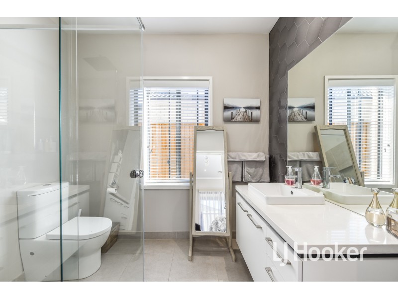 3 Jomon Way, Officer VIC 3809