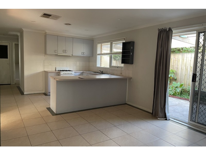 27 Blackwood Drive, Hampton Park VIC 3976