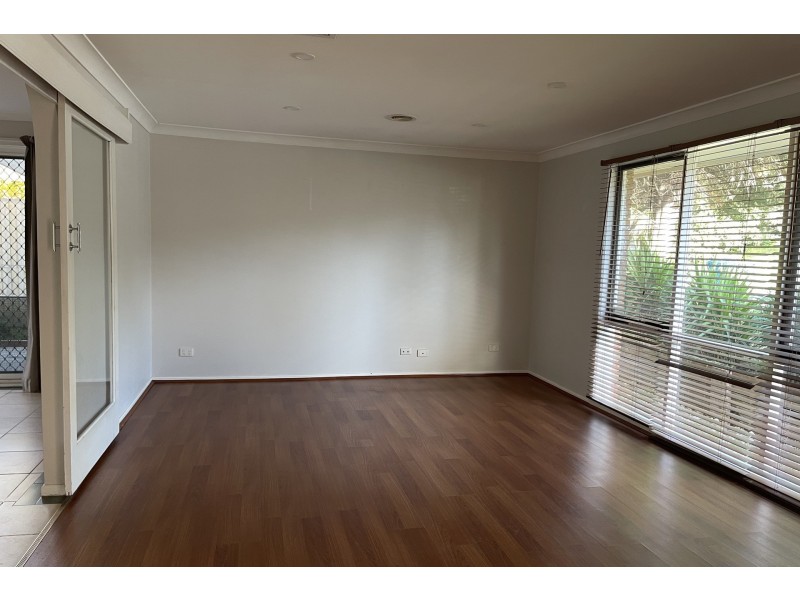 27 Blackwood Drive, Hampton Park VIC 3976