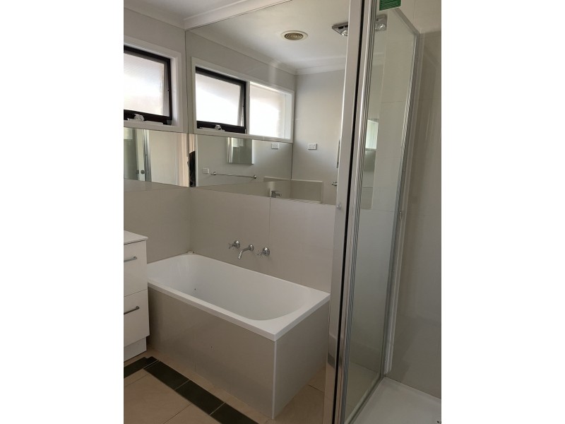 27 Blackwood Drive, Hampton Park VIC 3976