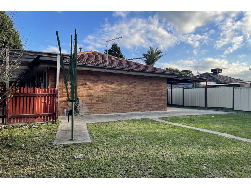 27 Blackwood Drive, Hampton Park VIC 3976