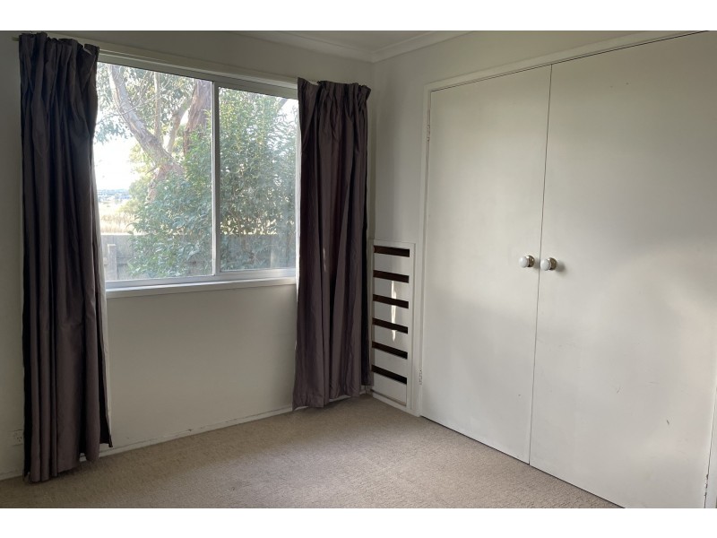 27 Blackwood Drive, Hampton Park VIC 3976