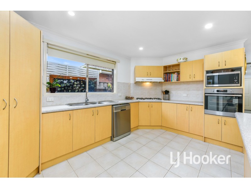 10 Nuzla Court, Hampton Park VIC 3976