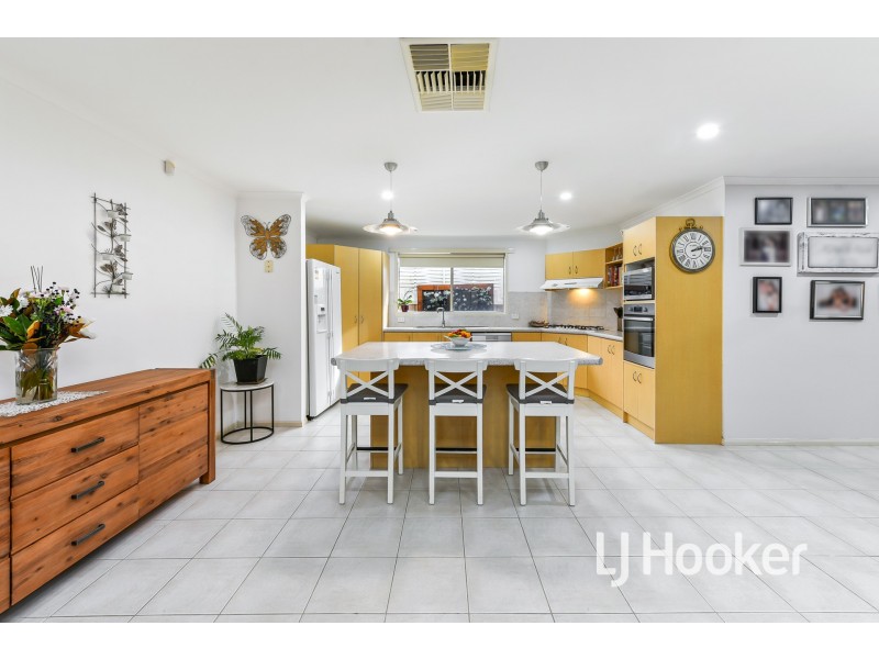 10 Nuzla Court, Hampton Park VIC 3976