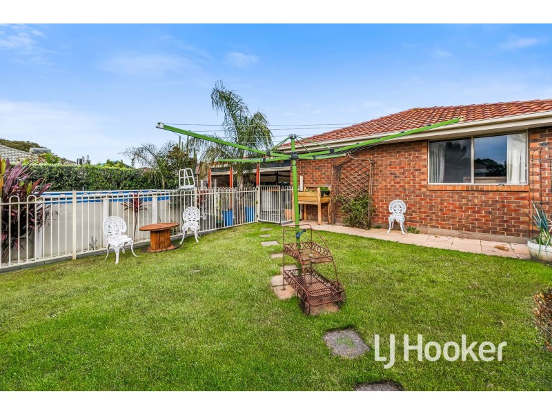 10 Nuzla Court, Hampton Park VIC 3976
