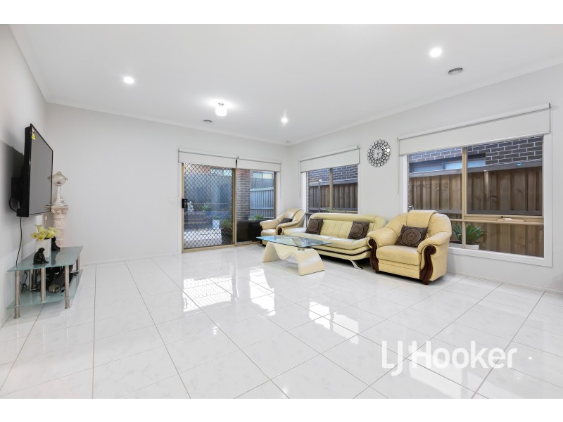 22 Unison Drive, Clyde VIC 3978