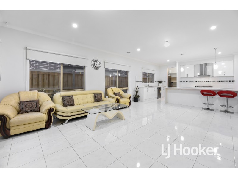 22 Unison Drive, Clyde VIC 3978