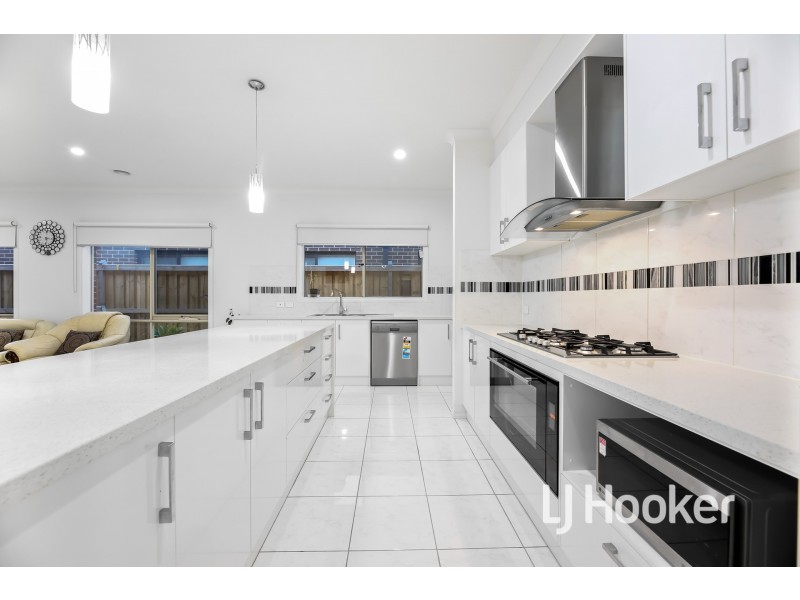 22 Unison Drive, Clyde VIC 3978