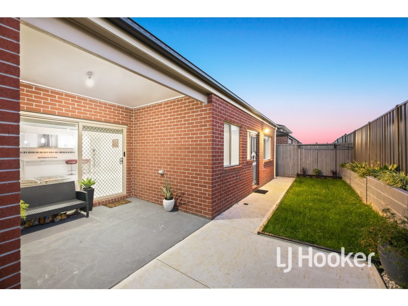 22 Unison Drive, Clyde VIC 3978