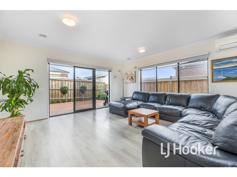 20 Mahal Drive, Clyde North VIC 3978