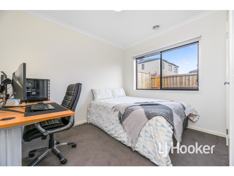 20 Mahal Drive, Clyde North VIC 3978