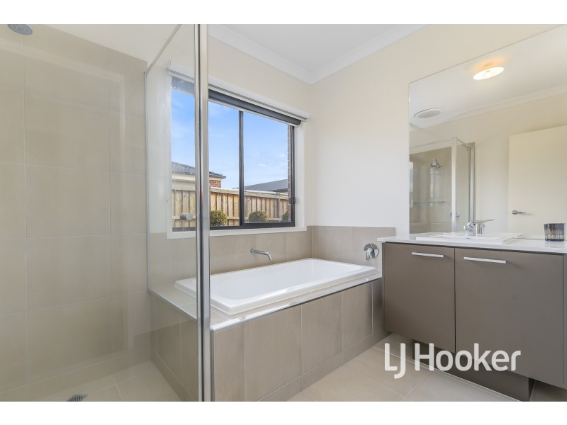 20 Mahal Drive, Clyde North VIC 3978