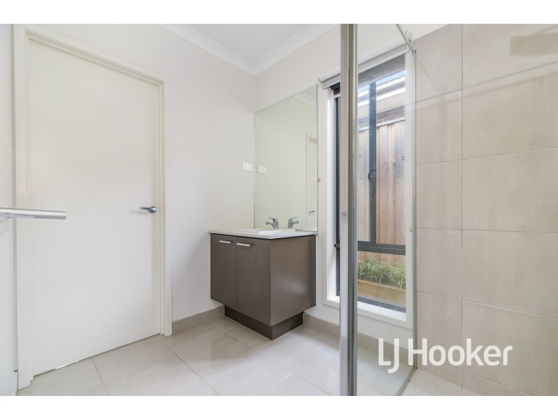 20 Mahal Drive, Clyde North VIC 3978