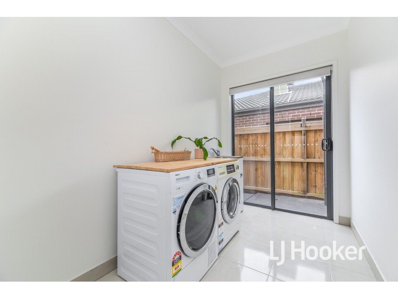 20 Mahal Drive, Clyde North VIC 3978