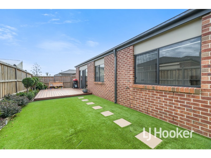 20 Mahal Drive, Clyde North VIC 3978