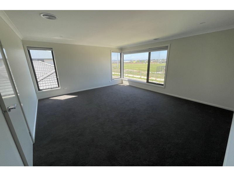 12 Detroit Avenue, Cranbourne East VIC 3977