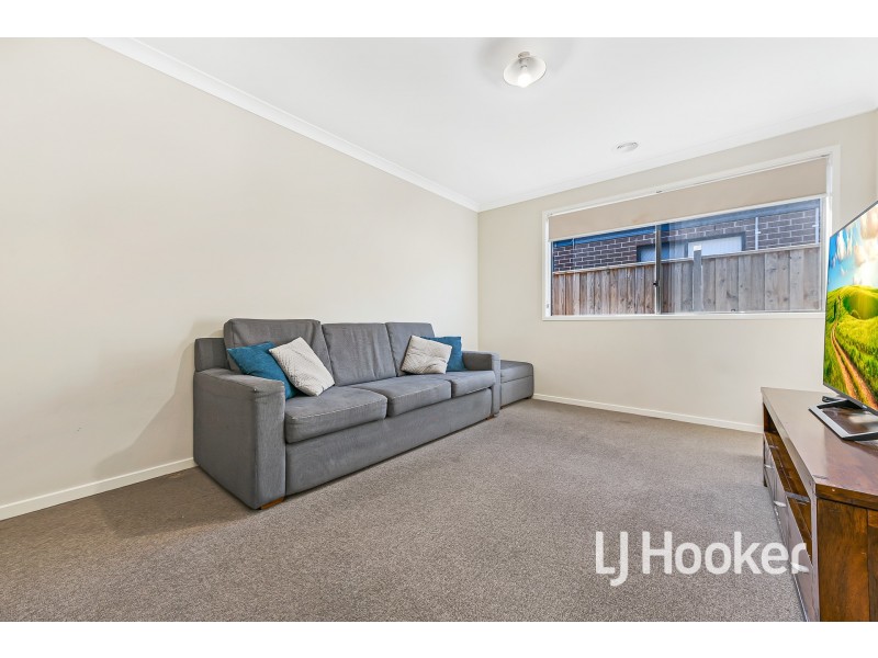 13 Cazaly Way, Cranbourne West VIC 3977