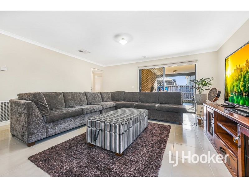 13 Cazaly Way, Cranbourne West VIC 3977