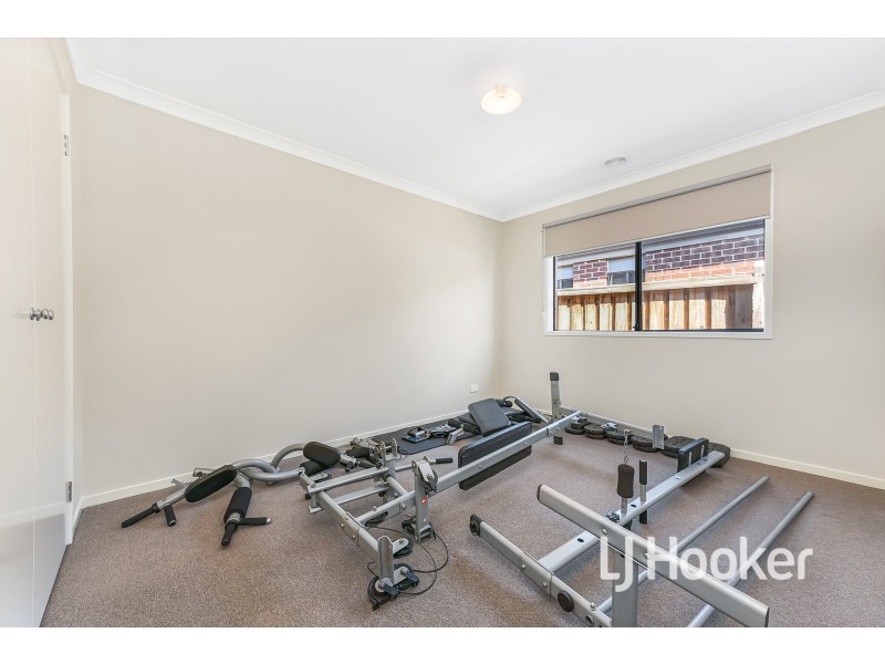 13 Cazaly Way, Cranbourne West VIC 3977