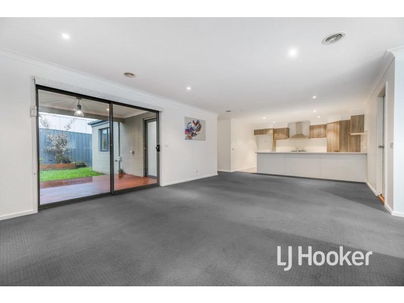 17 Meridian Circuit, Berwick VIC 3806