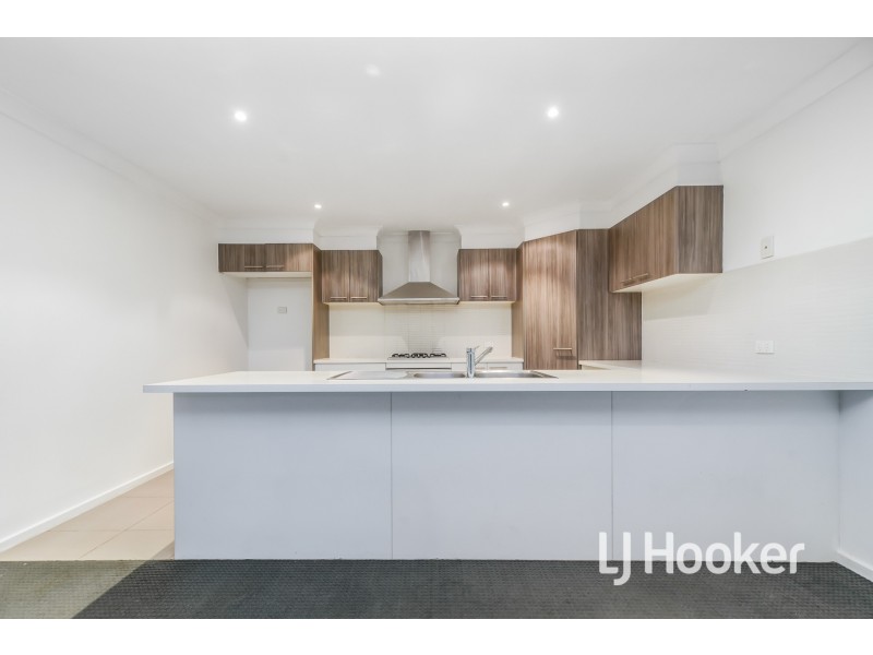 17 Meridian Circuit, Berwick VIC 3806