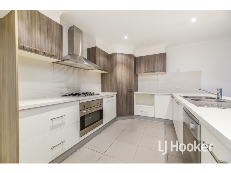 17 Meridian Circuit, Berwick VIC 3806
