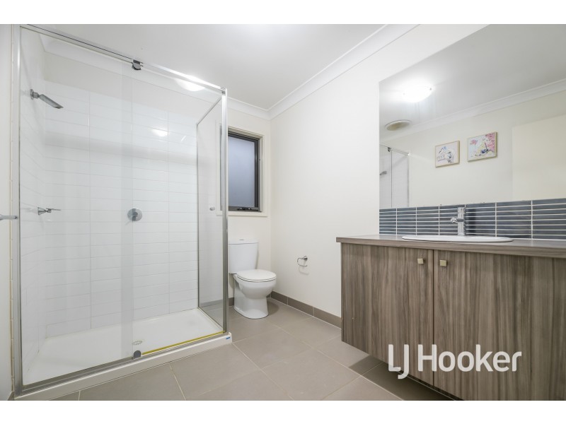 17 Meridian Circuit, Berwick VIC 3806