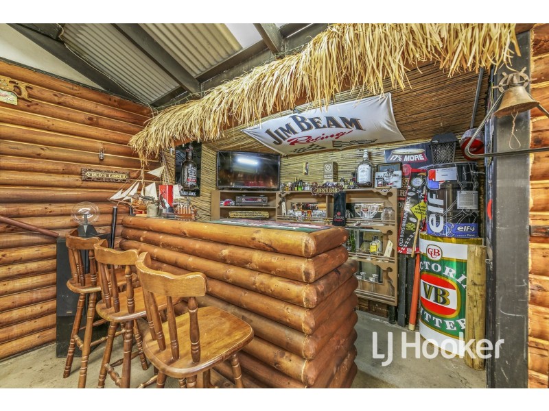 104 Oaktree Drive, Hampton Park VIC 3976