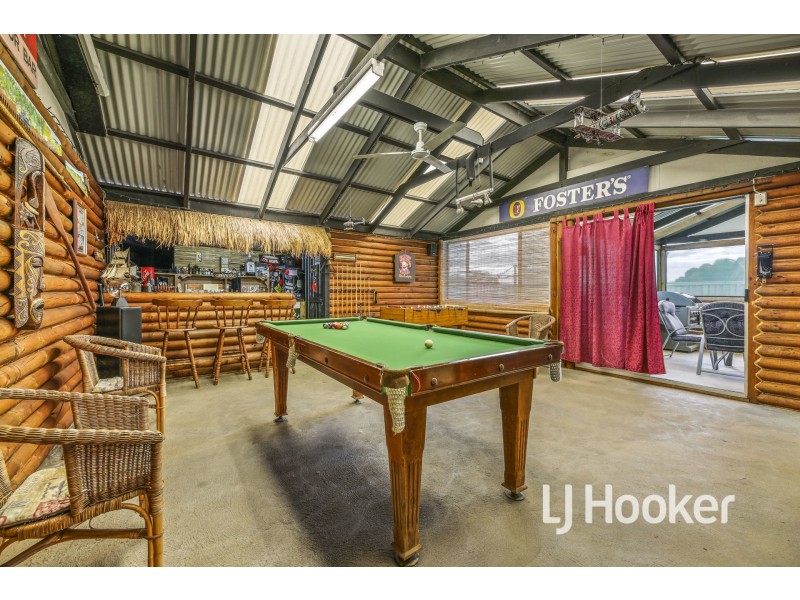 104 Oaktree Drive, Hampton Park VIC 3976