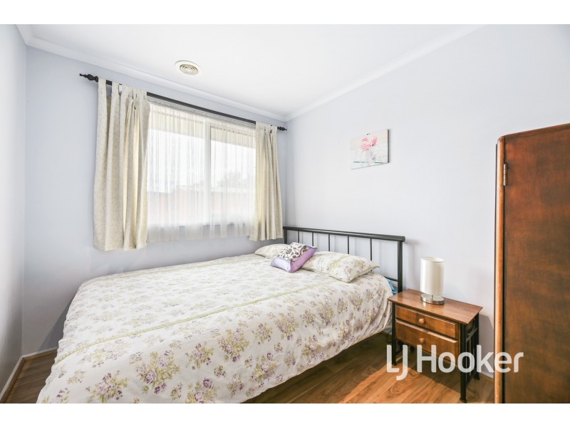 104 Oaktree Drive, Hampton Park VIC 3976